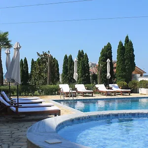 3* Hotel Aleksandrus Jardin